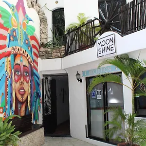 Moonshine *** Playa del Carmen